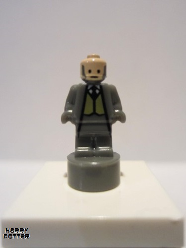 lego 2018 mini figurine 90398pb025 Argus Filch Statuette / Trophy  