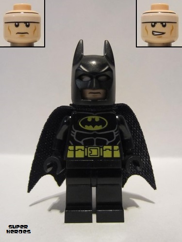 lego 2019 mini figurine sh016b Batman Black Suit with Yellow Belt and Crest (Type 2 Cowl, Spongy Tear-Drop Neck Cut Cape) 