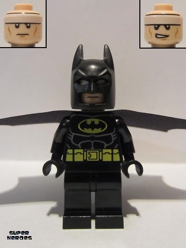 lego 2020 mini figurine sh648 Batman Batman - Black Suit with Yellow Belt and Crest (Type 2 Cowl, Outstretched Cape) 