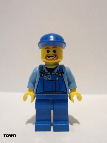 lego 2007 mini figurine cty0048 Citizen Overalls with Tools in Pocket Blue, Blue Cap, Beard around Mouth 