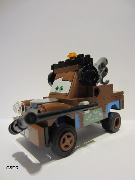 lego 2011 mini figurine crs088 Tow Mater