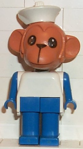 lego 1985 mini figurine fab8h Monkey Mate Brown Head, White Sailor Hat 