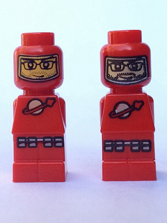 lego 2010 mini figurine 85863pb043 Meteor Strike Astronaut Microfigure, Red 