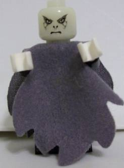 lego 2005 mini figurine hp069a Voldemort Glow In Dark Opaque Head, Dark Bluish Gray Dementor Style Cape 