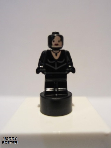lego 2018 mini figurine 90398pb026 Bellatrix Lestrange Statuette / Trophy  