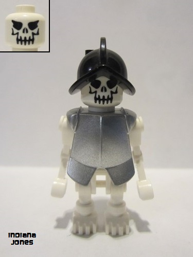 lego 2009 mini figurine gen021a Skeleton Fantasy Era Torso with Evil Skull, Black Conquistador Helmet, Metallic Silver Armor 