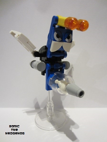 lego 2023 mini figurine son008 Buzz Bomber  
