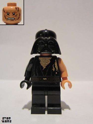 lego 2010 mini figurine sw0283 Anakin Skywalker Battle damaged with Darth Vader helmet<br/>Black right hand 