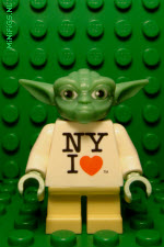 lego 2013 mini figurine sw0465 Yoda NY I Heart Torso, Gray Hair<br/>(Toy Fair 2013 Exclusive) 