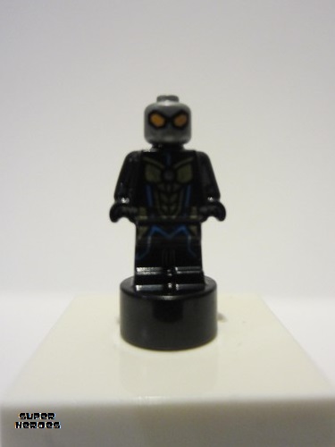 lego 2023 mini figurine 90398pb046 The Wasp Statuette / Trophy 