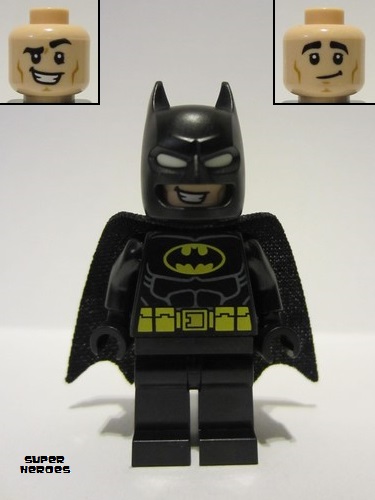 lego 2023 mini figurine sh902 Batman Black Suit, Yellow Belt, Cowl with White Eyes, Lopsided Grin / Open Mouth Smile with Teeth 
