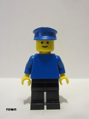 lego 1982 mini figurine pln086 Citizen Plain Blue Torso with Blue Arms, Black Legs, Blue Hat 
