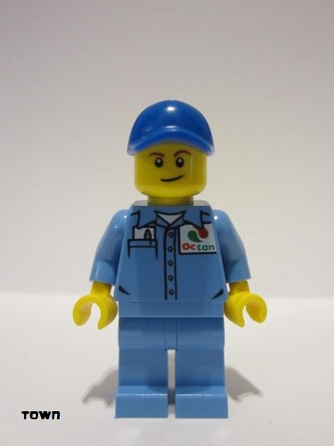 lego 2016 mini figurine cty0689 Citizen Medium Blue Uniform Shirt with Pocket and Octan Logo, Medium Blue Legs, Blue Cap with Hole, Lopsided Smile 