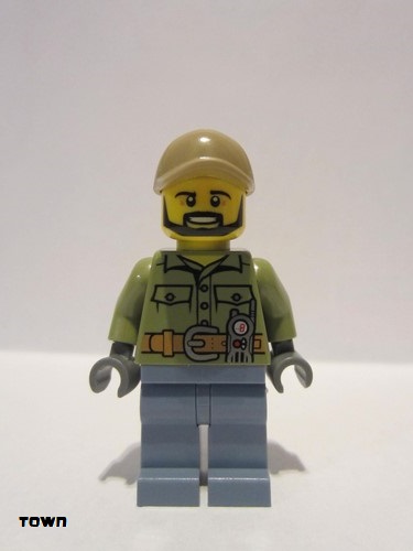 lego 2016 mini figurine cty0695 Volcano Explorer Male, Shirt with Belt and Radio, Dark Tan Cap with Hole, Black Angular Beard 