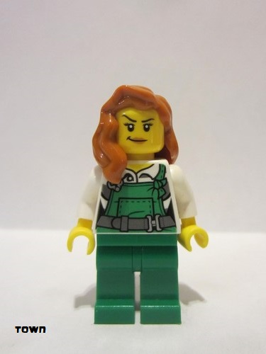 lego 2017 mini figurine cty0745 Police - City Bandit Female with Green Overalls, Dark Orange Female Hair over Shoulder, Peach Lips Smirk 