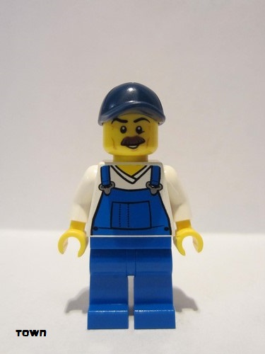 lego 2017 mini figurine cty0765 Beach Janitor Blue Overalls and Dark Blue Cap 