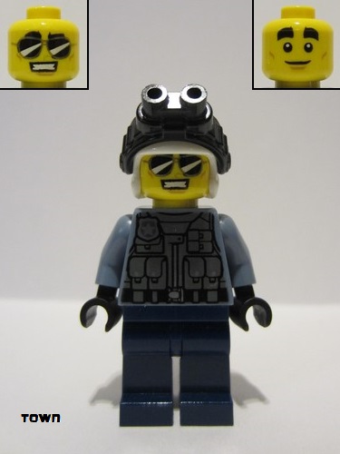 lego 2020 mini figurine cty1202 Police Officer - Duke DeTain Sand Blue Police Jacket, Dark Blue Legs, White Helmet 