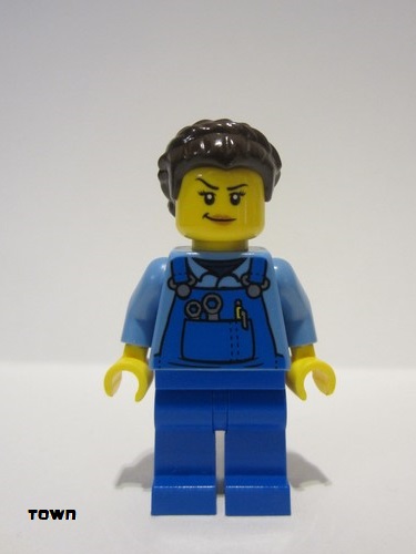 lego 2022 mini figurine cty1500 Stuntz Crew Female, Medium Blue Shirt, Blue Apron, Dark Brown Hair 