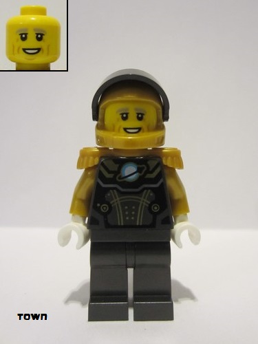 lego 2024 mini figurine cty1755 Astronaut Male, Pearl Dark Gray and Pearl Gold Spacesuit, Pearl Gold Helmet 