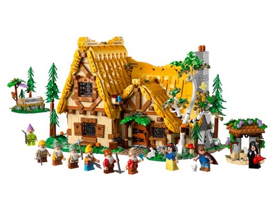 lego 2024 set 43242 Snow White and the Seven Dwarfs Cottage