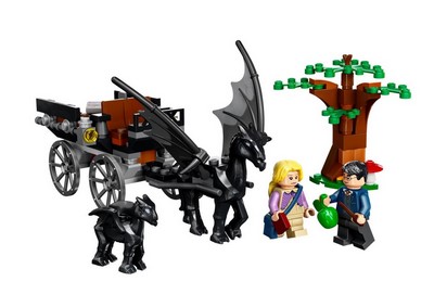 lego 2022 set 76400 Hogwarts Carriage and Thestrals