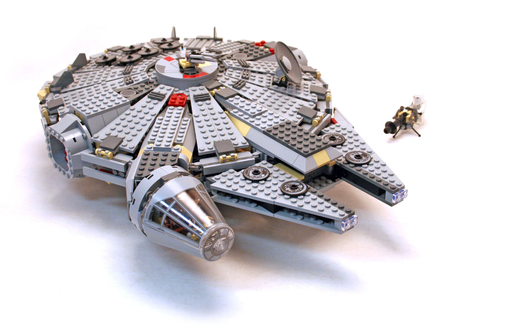 Sets - Star Wars - 4504 - Millennium Falcon Minifig-pictures.be