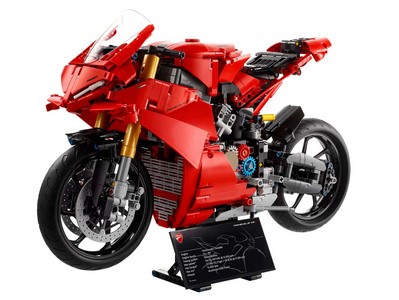 lego 2025 set 42202 Ducati Panigale V4 S Motorcycle La Moto Ducati Panigale V4 S