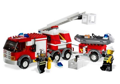 lego 2004 set 7239 Fire Truck 