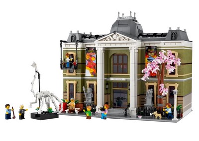 lego 2023 set 10326 Natural History Museum